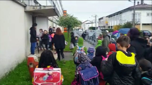 Villerupt : blocage de l'école Joliot Curie par les parents d'élèves contre la loi Blanquer