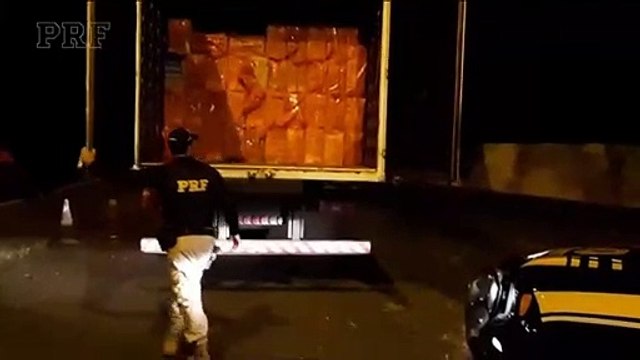PRF apreende R$ 1,7 milhão em cigarros nos Campos Gerais