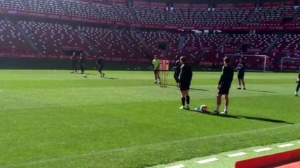 Entrenamiento del Sporting a Puerta Cerrada en el Molinon