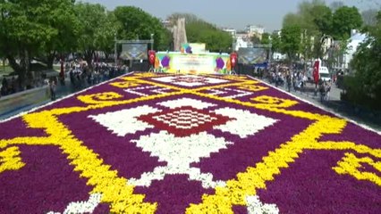 Sultanahmet'te Dünyanın En Büyük "Lale Halısı"