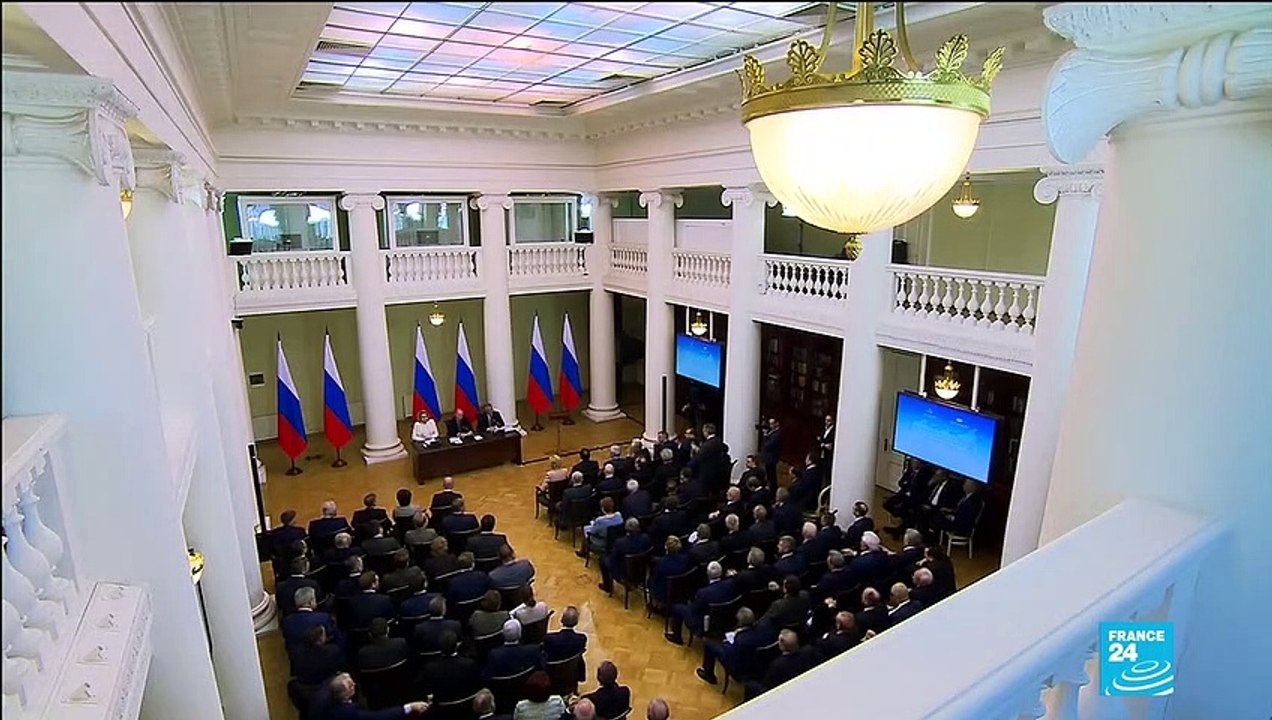 Moscow facilitates Russian passports for Ukrain...