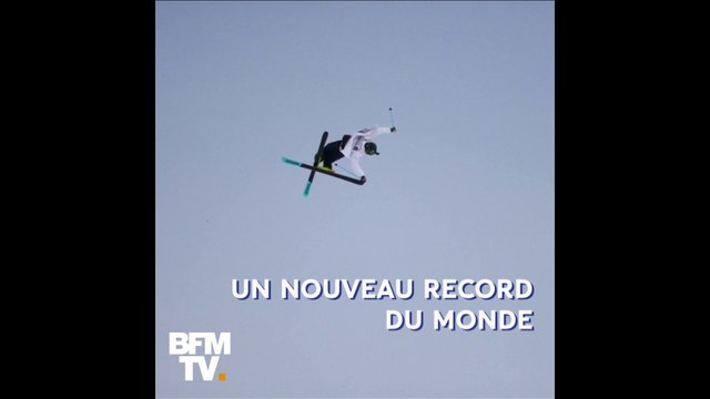 Un champion de ski bat le record du saut le plus haut du monde sur un quarter-pipe