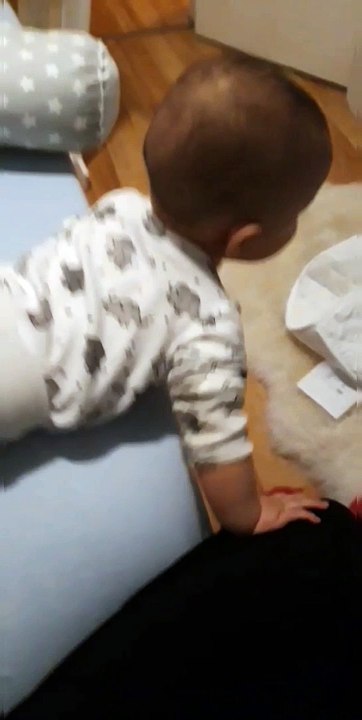 Dad Reflexes Save Falling Boy