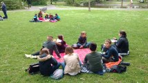 Mons Un pique-niiques dans le parc du Waux Hall pour les enfants.Video Eric Ghislain