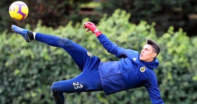 Manchester United ve Liverpool, Berke Özer'i Transfer Etmek İstiyor