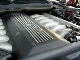 Demarrage V12 BMW 850i avec piece de 2€