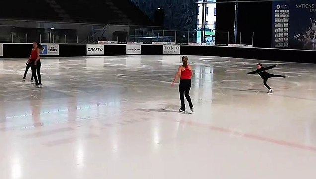 Des patineuses américaines s'entraînent avant la Nations' Cup qui se tiendra ce week-end à Épinal