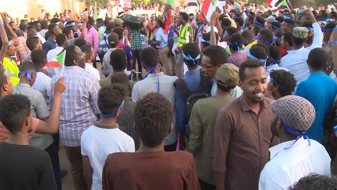 قوى الحرية والتغيير بالسودان تدعو للمشاركة بـ"مليونية السلطة المدنية"