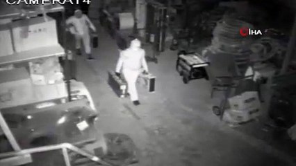 Önce kameraya sonra polise yakalandılar