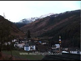 Eyes feasting scenery on Mt Everest trail!