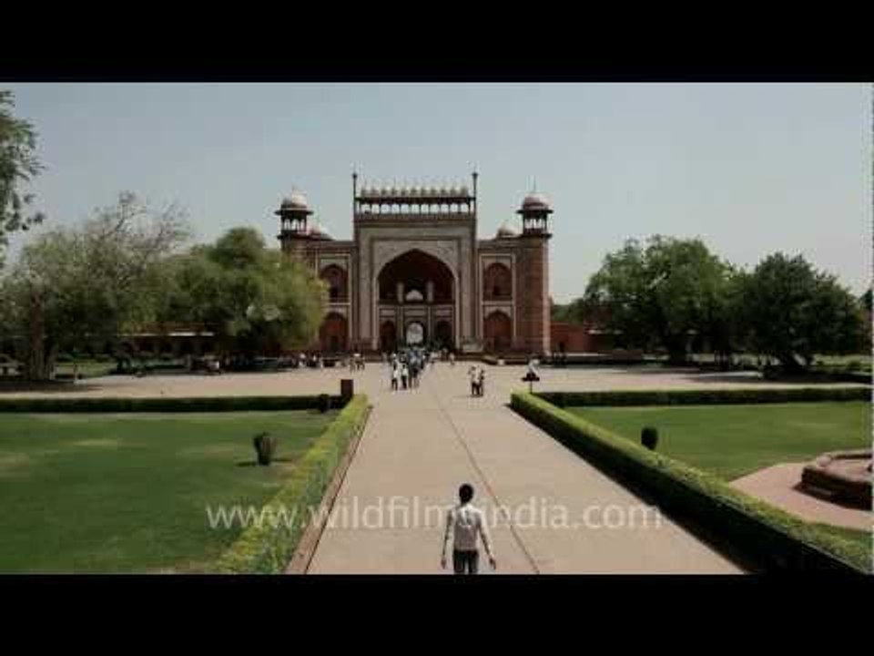 Entrance gate to taj mahal