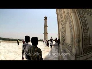 Fish eye lens on the Taj Mahal exterior!