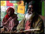 Folk singers from Gurajat sing and play ektara, Delhi Haat