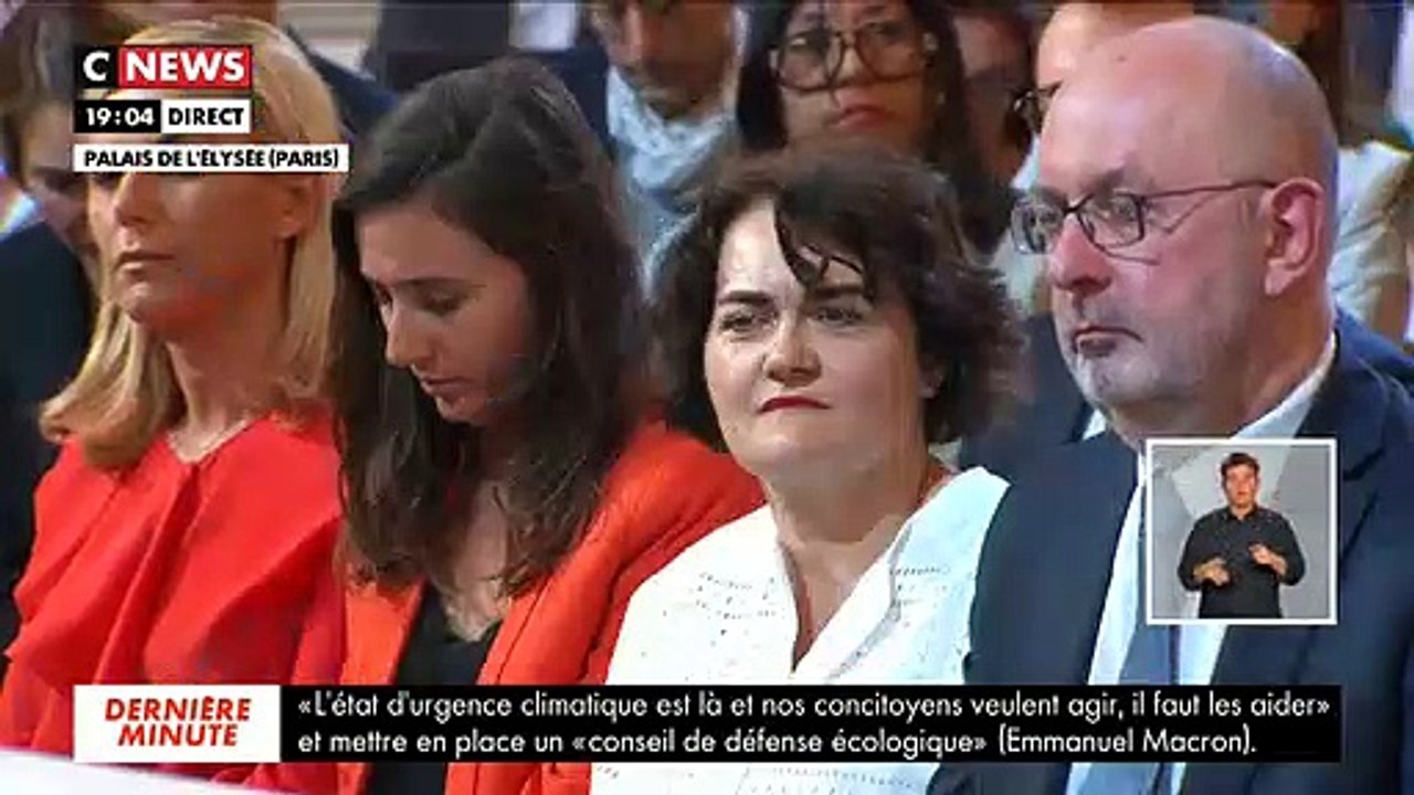 Emmanuel Macron répond à la première question d'une journaliste: ""Ce moment m'a transformé et je crois que j'ai touché plus clairement l'épaisseur des vies"