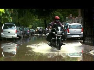 Motorcycle going backwards? Rewinding rain and people for fun in Delhi!
