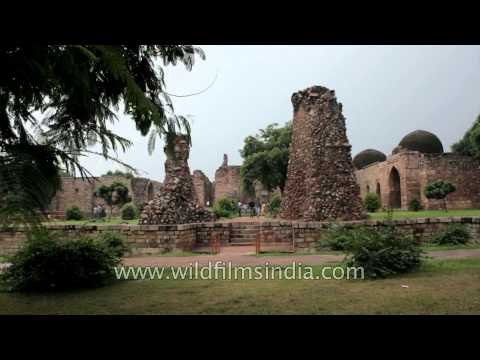 Qutab complex in Mehrauli, Delhi - UNESCO World Heritage Site!