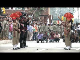 Flag dehoisting and trumpets at Wagah Border