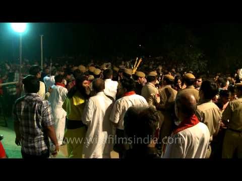 Dussehra crowd controlled by Delhi police - Ram Lila Maidan
