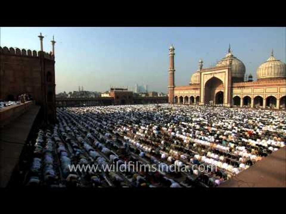Id ul fitr Namaz at the World-reflecting Mosque or Jama Masjid