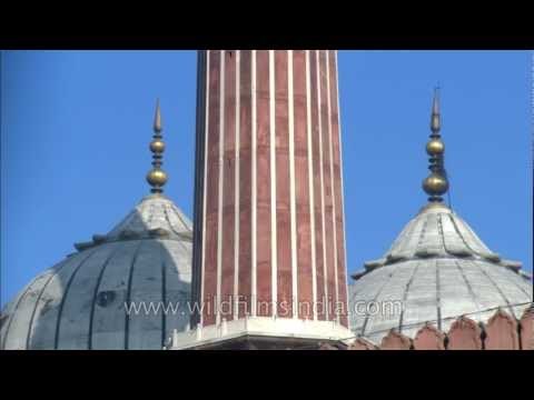 Jama Masjid with Muslim devotees during Eid al-Zuha, Delhi
