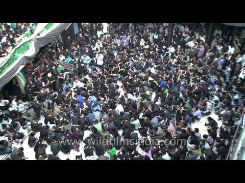 Kashmiri Shias beating chest out of sorrow, on Muharram