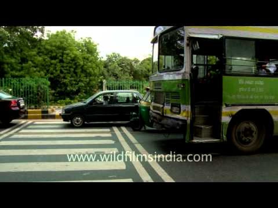 OK go! Drive! Only when the light goes green - Delhi