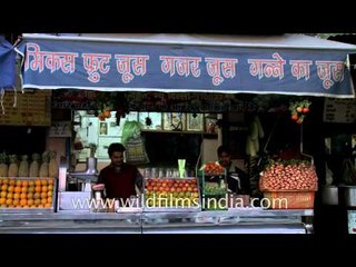 Fresh juice shop - a common on Delhi roads