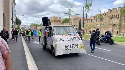 Avignon : les Gilets jaunes marchent « en mémoire de tous ceux qui sont tombés »