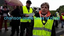 Pascal et Françoise, de Grand-Charmont, gilets jaunes chantent pour le pouvoir d'achat