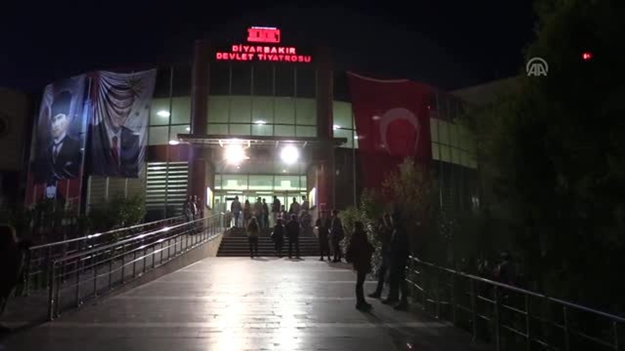 Piyanist Tuluyhan Uğurlu Diyarbakır'da Konser Verdi