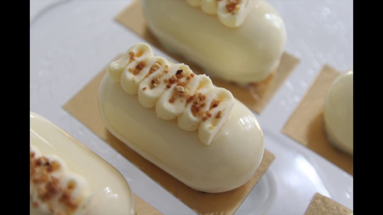 Mini entremets banane et mousse chocolat blanc