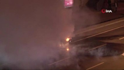 Kağıthane'de Seyir Halindeki Otomobil Alev Aldı