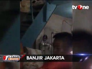 Banjir di Srengseng Sawah, Tim SAR Selamatkan Balita