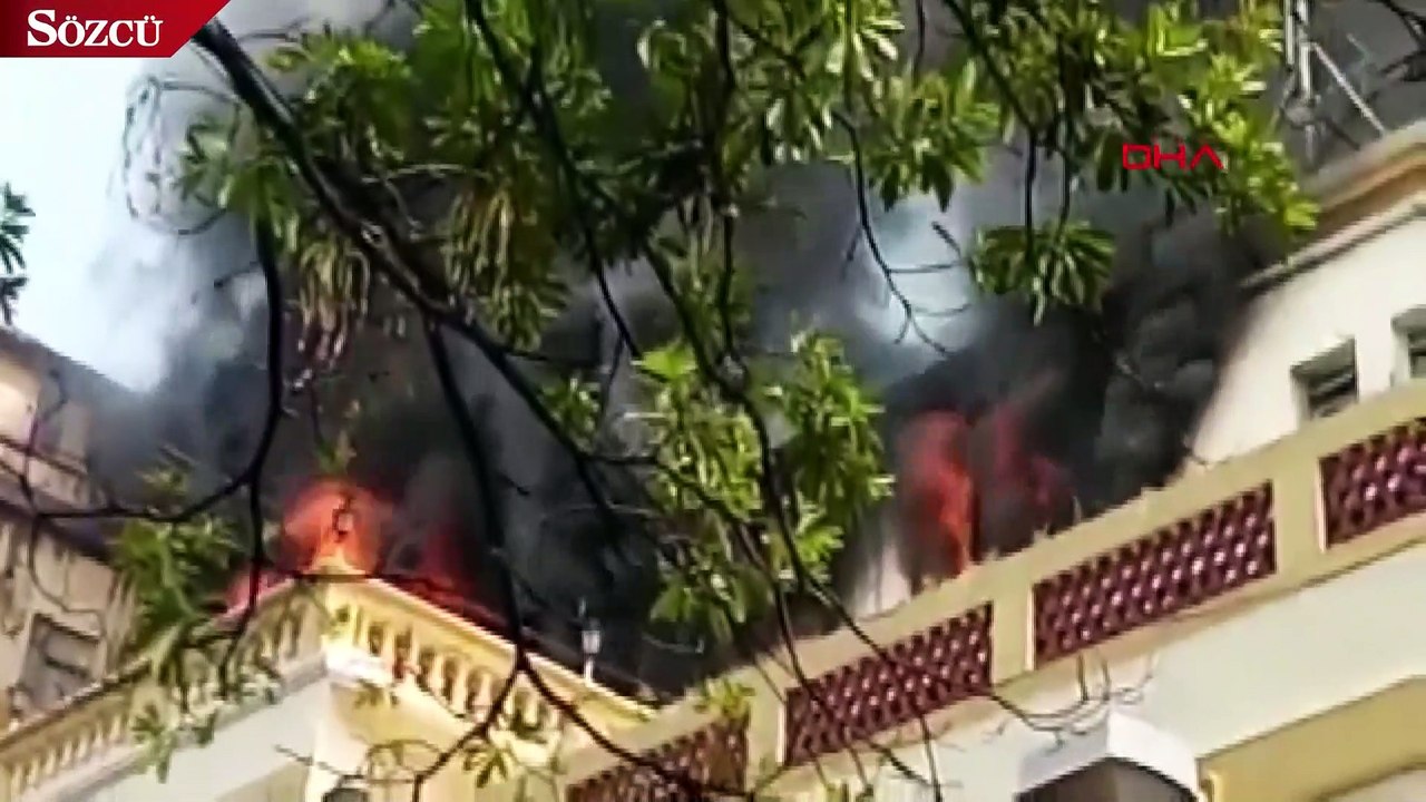 Hindistan'da yangın, modaevini küle çevirdi