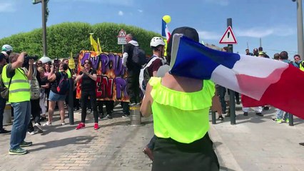 Macron verspricht weniger Steuern - und enttäuscht "Gelbwesten"