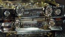 VÍDEO: Una maqueta de Ford Escort clásico hecha de oro, plata y diamantes, a subasta con fines solidarios