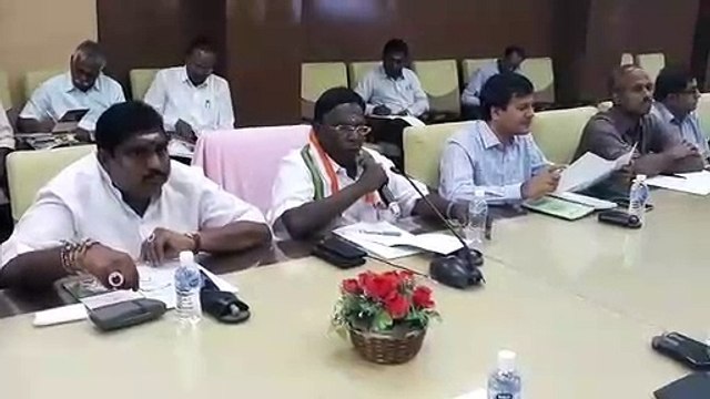 புயல் முன்னெச்சரிக்கை நடவடிக்கைகள் குறித்து புதுவை முதல்வர் நாராயணசாமி ஆலோசனை-வீடியோ