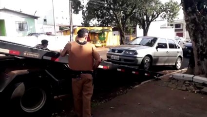 Carro furtado é recuperado pela PM