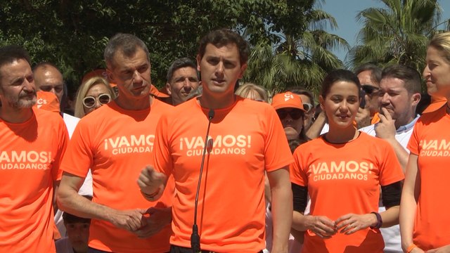 Rivera pide a Casado que deje de repartir ministerios con Vox