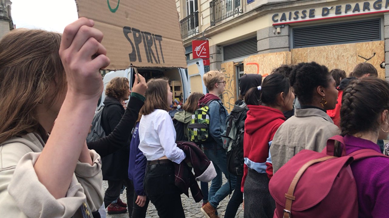Près de 300 jeunes font une nouvelle grève pour le climat à Rennes