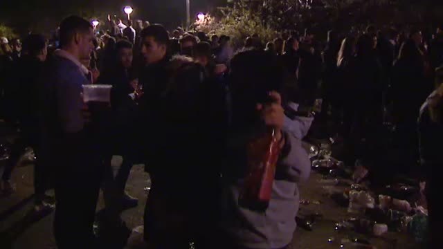 Montañas de basura tras la polémica fiesta de San Cemento, celebrada en la Complutense