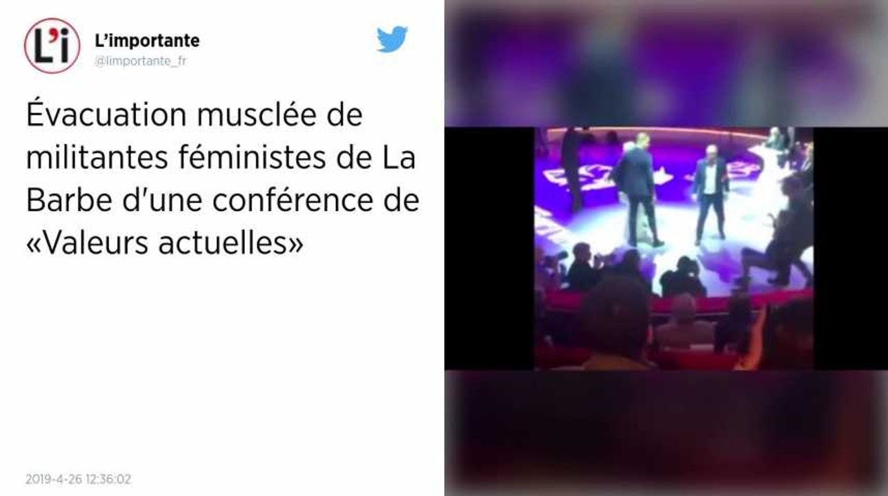 Des féministes violemment expulsées d’une conférence organisée par « Valeurs Actuelles » à Paris