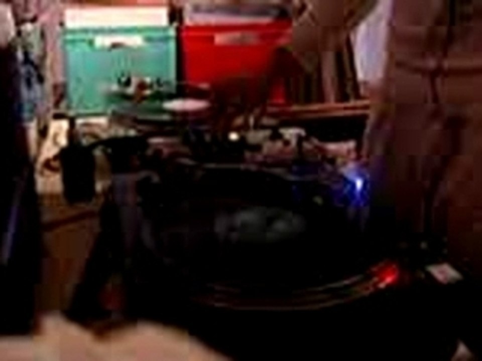 RETRO HARDTRANCE & TECHNO CHERRY MOON!!!