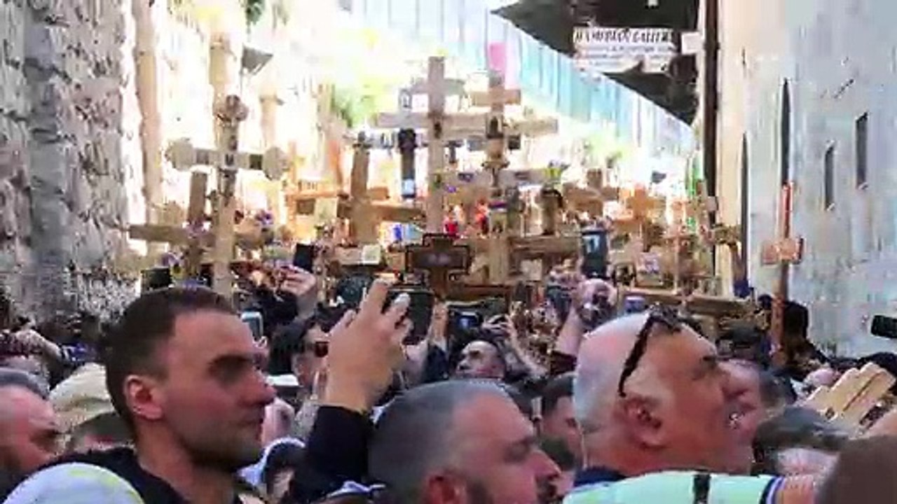الاف الارثوذكس شاركوا في طقوس الجمعة العظيمة في القدس