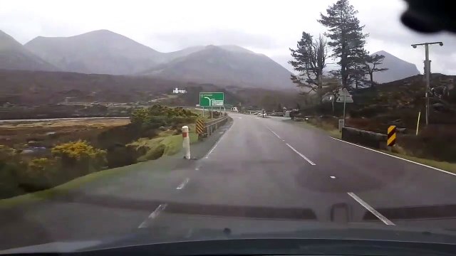 Quand tu croises une voiture à contre-sens (Ecosse)... Surement un français