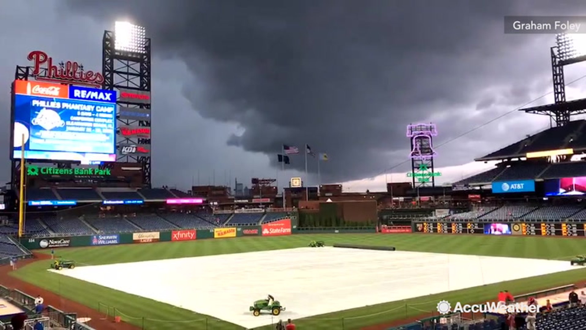 Incredible timelapse shows storm causing delay at baseball game - video  Dailymotion