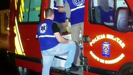 Esfaqueado pela companheira, homem pede ajuda na casa de familiares