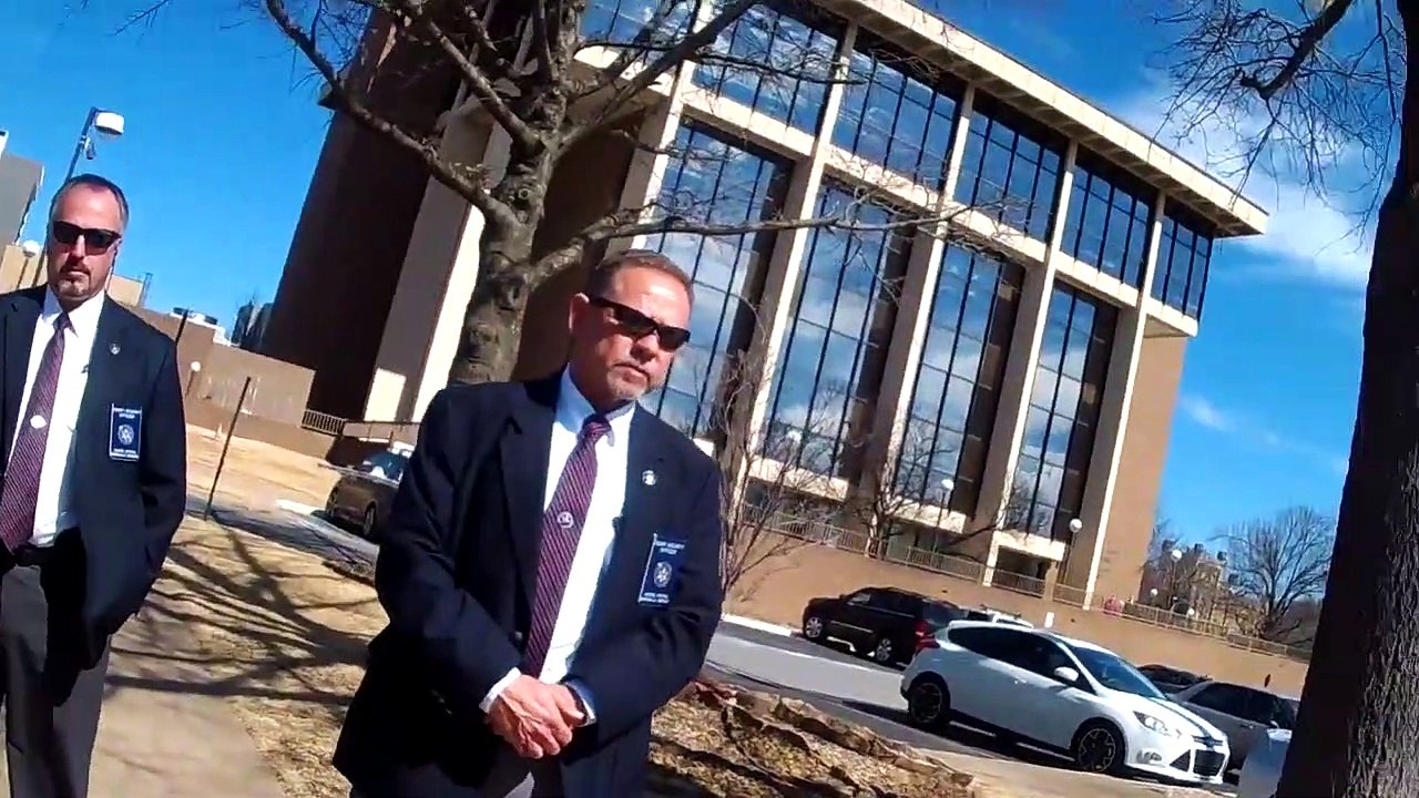 us marshals try telling me i cant use their sidewalk