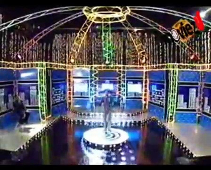মেয়েদের নিয়ে জটিল গান গাইলেন মিরাক্কেলে।।।
