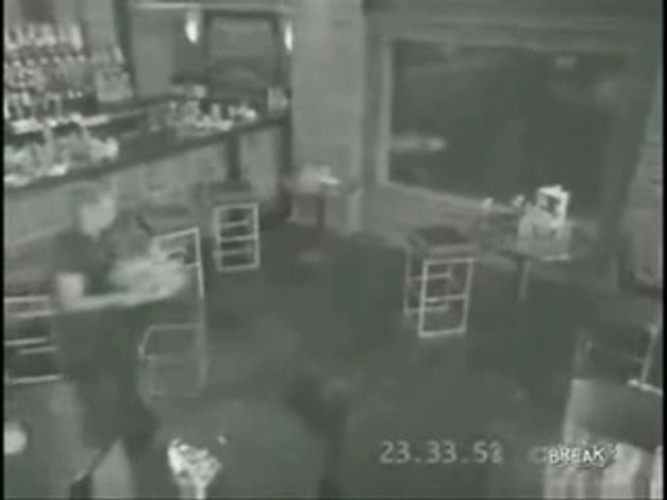Waitress Makes a Mess